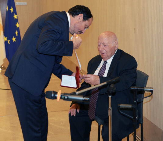 Ο κ. Δαμιανός Κωνσταντίνου, ιδρυτής της Moore Greece, τιμήθηκε με το Μετάλλιο Εξαίρετης Προσφοράς της Κυπριακής Δημοκρατίας.